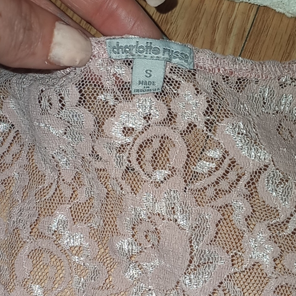 Tops - Picture 3 of 5